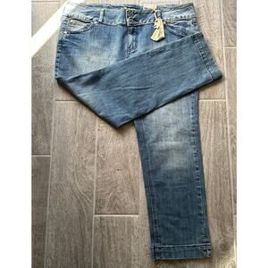 NWT- Arizona Juniors 17 Womens Jeans, Skinny, Low Rise, Y2K, Medium Wash